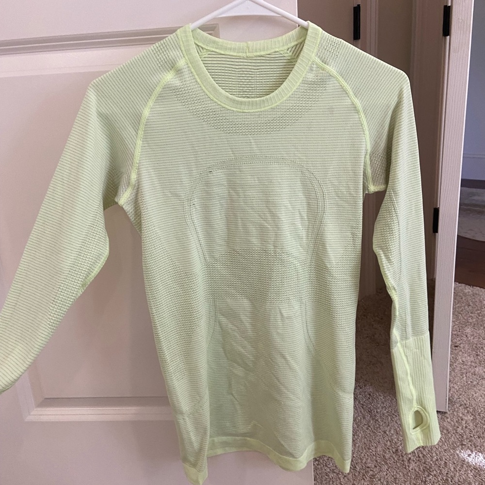pastel yellow/light yellow lululemon swiftly tech long sleeve!